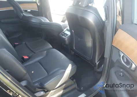 2022 Volvo Xc90 T6 Momentum 7 Passenger z USA, uszkodzony, nr VIN YV4A22PK2N1868257